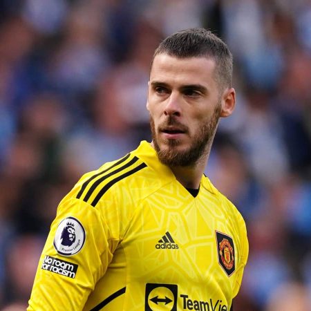 Dấu Chấm Hết Và Cái Ôm Đầu Giành Cho De Gea.