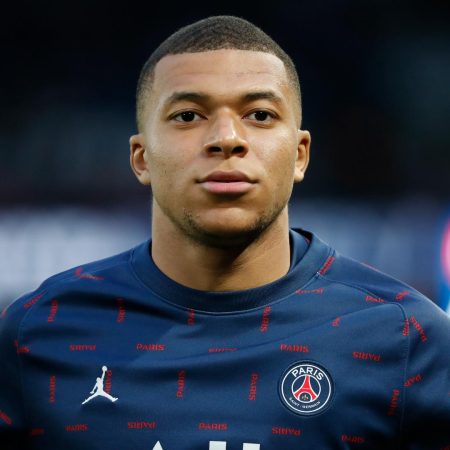 Tương Lai Của Mbappe: PSG Bán Hạ Giá