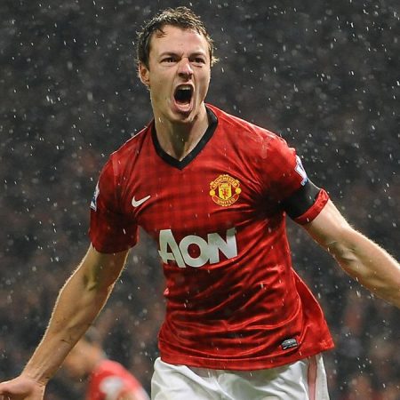 Chuyển nhượng Man Utd: Ten Hag Giải Thích Vụ Jonny Evans